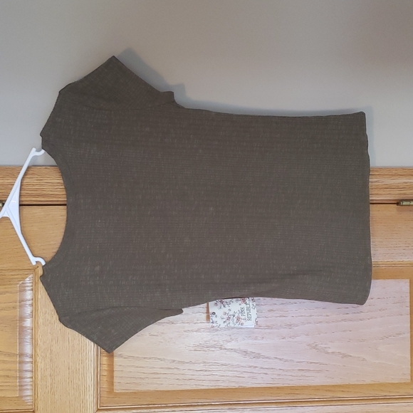 NWT Pink Republic Short Sleeve Top - Picture 3 of 7